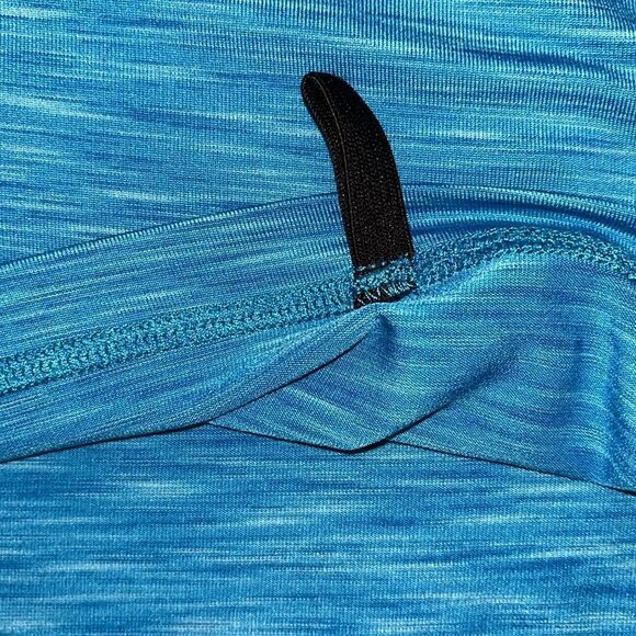 Blue Stretch Oakley Surfer Surfboard Beach Mens Rashie Rashguard T Shirt M - Picture 3 of 5